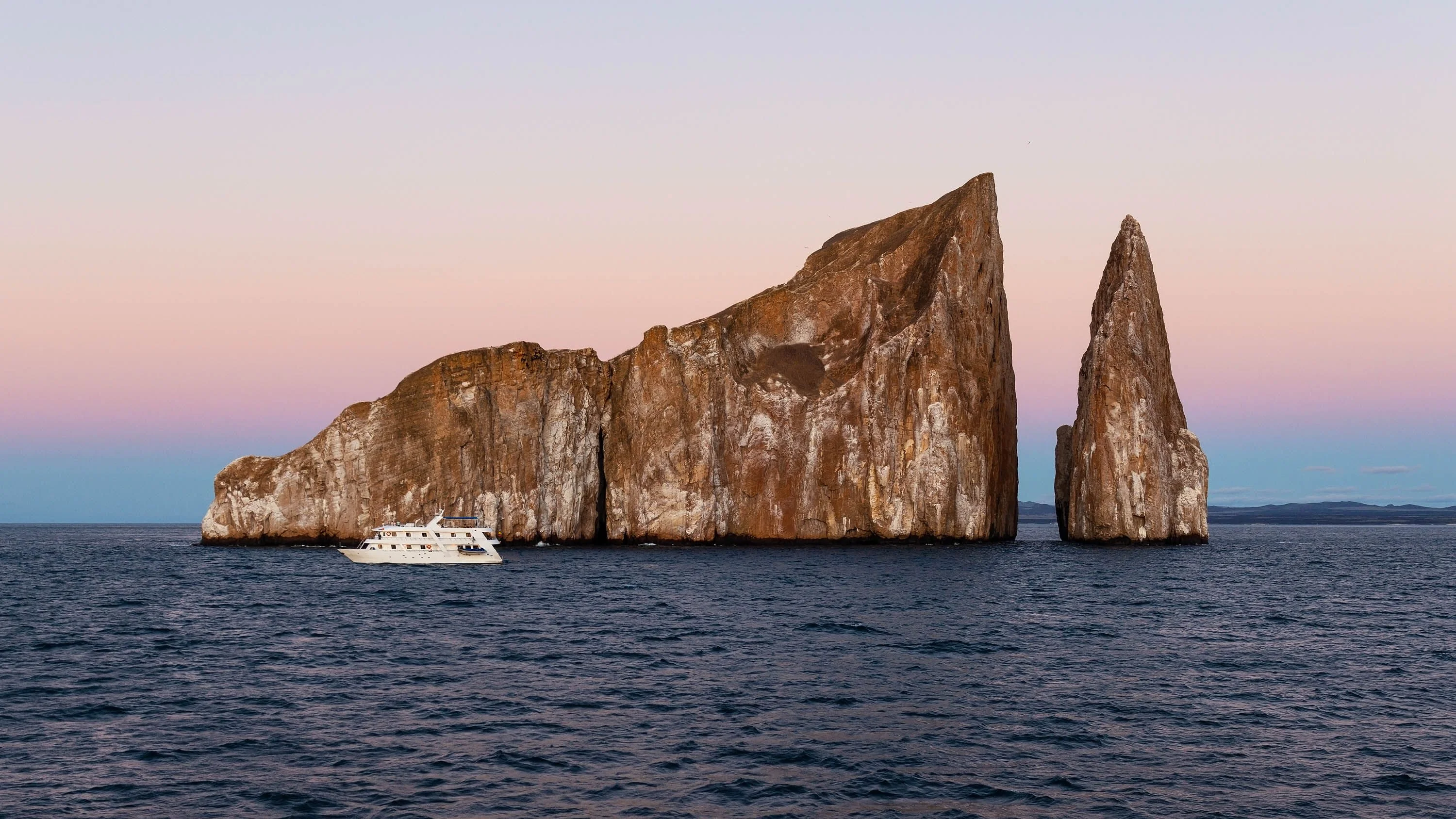Discover the Galapagos Islands: Unique Cruises for Nature Lovers and Adventurers