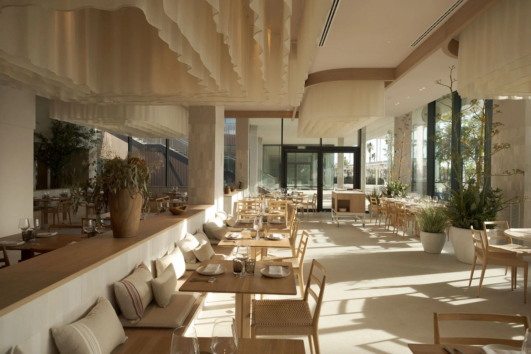 Discover Barcelona's Eclectic Culinary Scene: From Traditional Tapas to Global Flavors