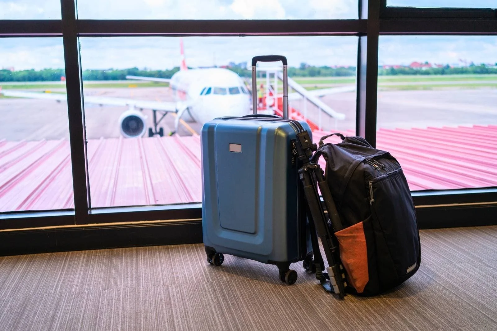 Essential Airport Safety Tips: Proper Handling of Lithium Batteries for Travelers