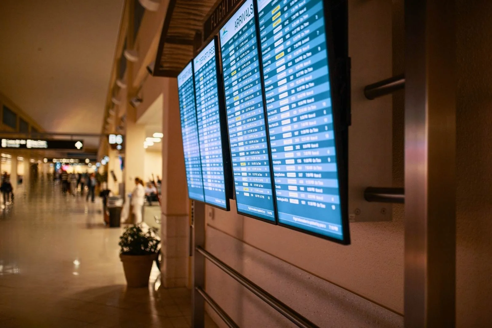 Avoiding Common Airline Booking Mistakes: How to Find True Travel Costs